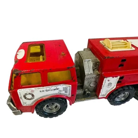 Vintage Large Tonka Toy Fire Truck Red Metal Plastic Model Rusty 1986 MetalSo